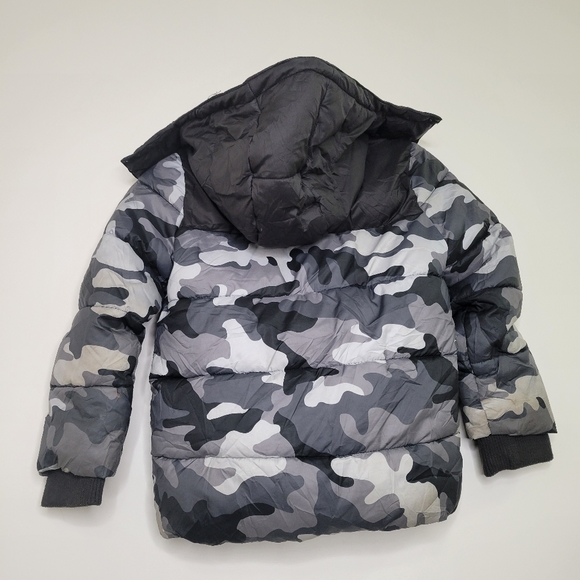 Michael Kors camo puffer jacket 7 kids - Picture 2 of 5